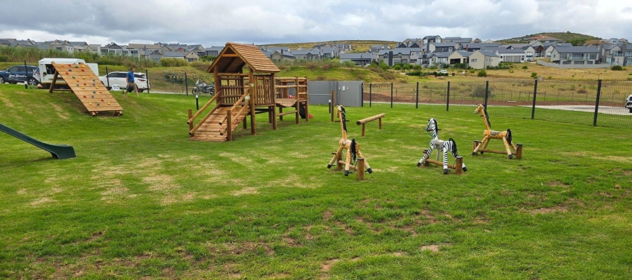 4 Bedroom Property for Sale in Outeniquasbosch Western Cape